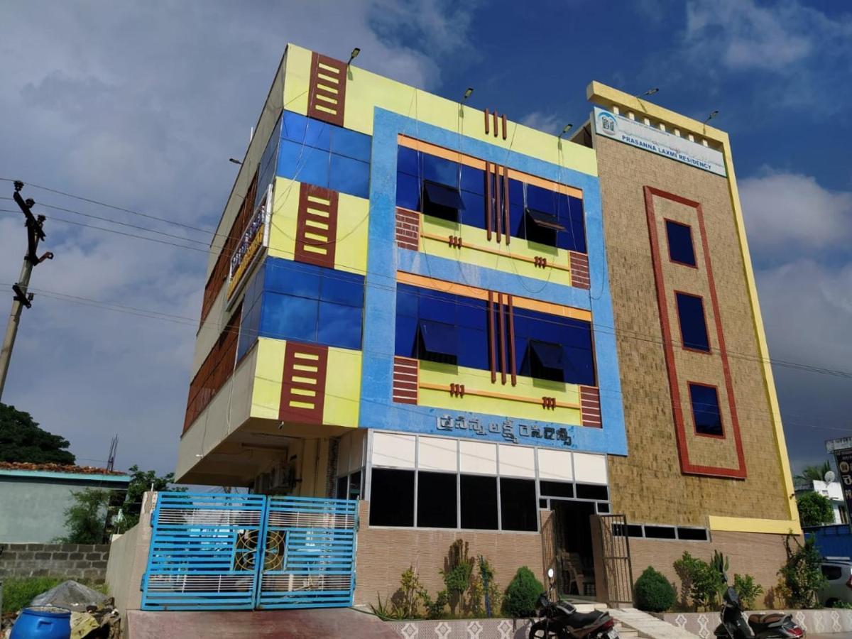 Prasanna Laxmi Residency パドラチリム エクステリア 写真