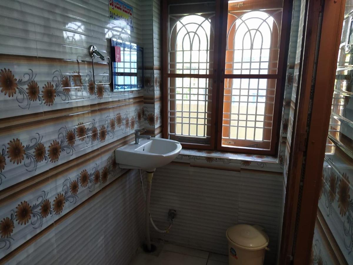 Prasanna Laxmi Residency パドラチリム エクステリア 写真